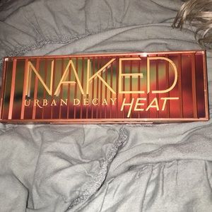 BRAND NEW Urban Decay Heat palette